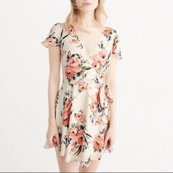 Abercrombie & Fitch Dresses & Skirts - Abercrombie & fitch floral wrap dress
